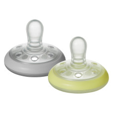 Tommee Tippee Ορθοδοντική Πιπίλα Σιλικόνης Breast Like Night Time 0-6Μ 2 τεμ.